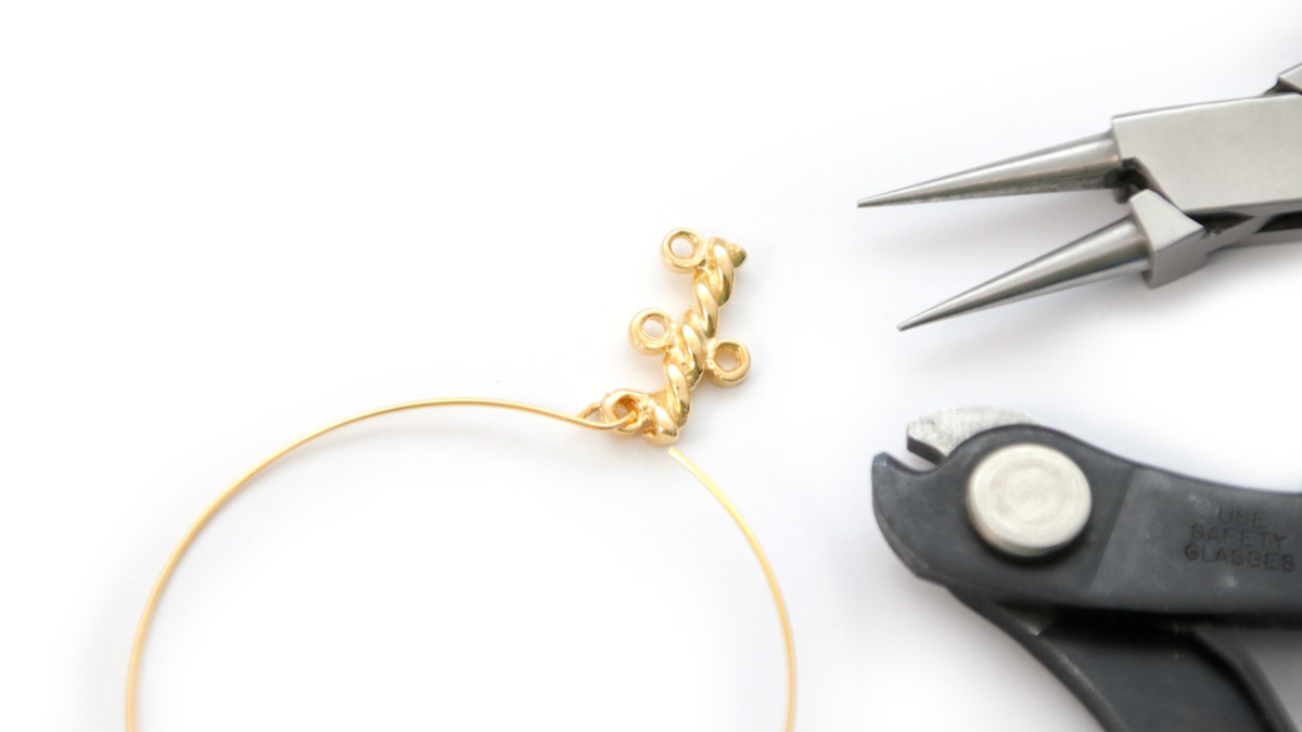 Bracelet à mémoire de forme en perles Lapis Lazuli : Etape 1 Bracelet à mémoire de forme en perles Lapis Lazuli : Etape 1