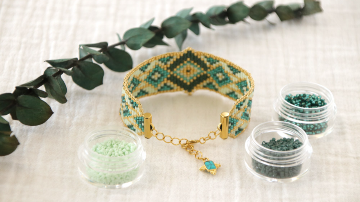 Bracelet au métier à tisser motif losange perles Miyuki delica : Etape 3 Bracelet au métier à tisser motif losange perles Miyuki delica : Etape 3