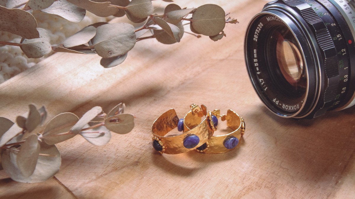 Créoles couleur or et Sodalite