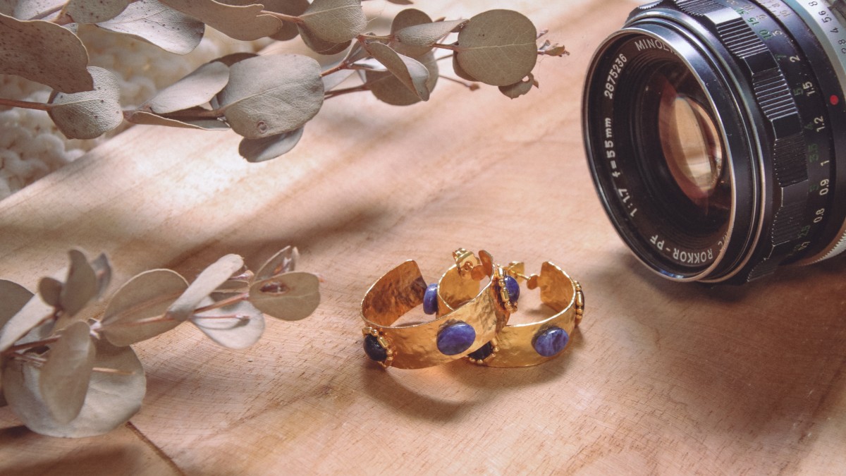 Schéma Créoles couleur or et Sodalite Schéma Créoles couleur or et Sodalite