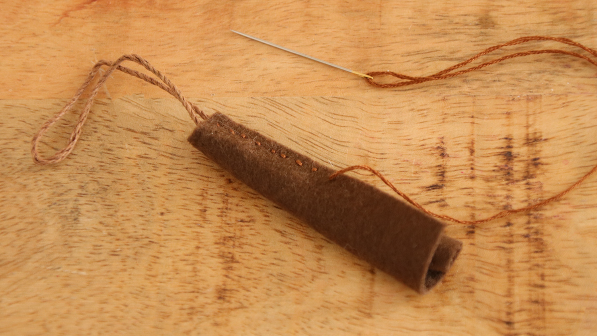 Patron feutrine Noël Déco de Sapin Senteurs de Noël : Etape 12 Patron feutrine Noël Déco de Sapin Senteurs de Noël : Etape 12