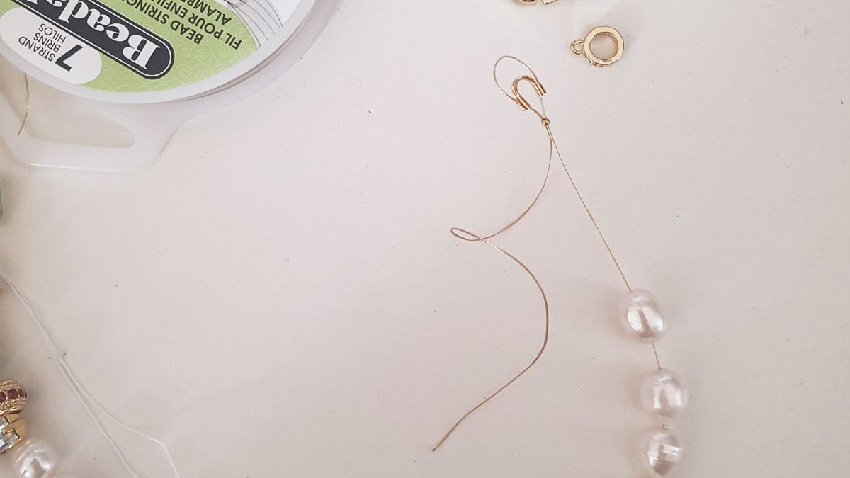 Collier de soirée pour femme avec cristaux Aurora : Etape 2 Collier de soirée pour femme avec cristaux Aurora : Etape 2