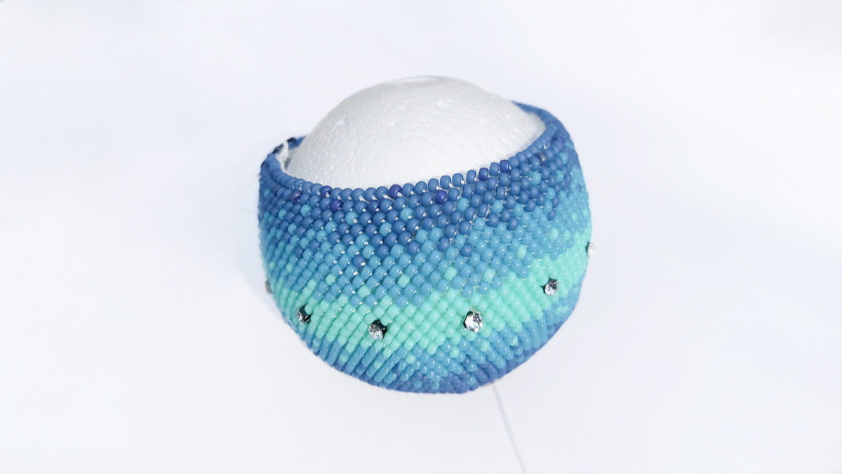 DIY Boule de Noël dégradé de perles en spirale au crochet : Etape 7