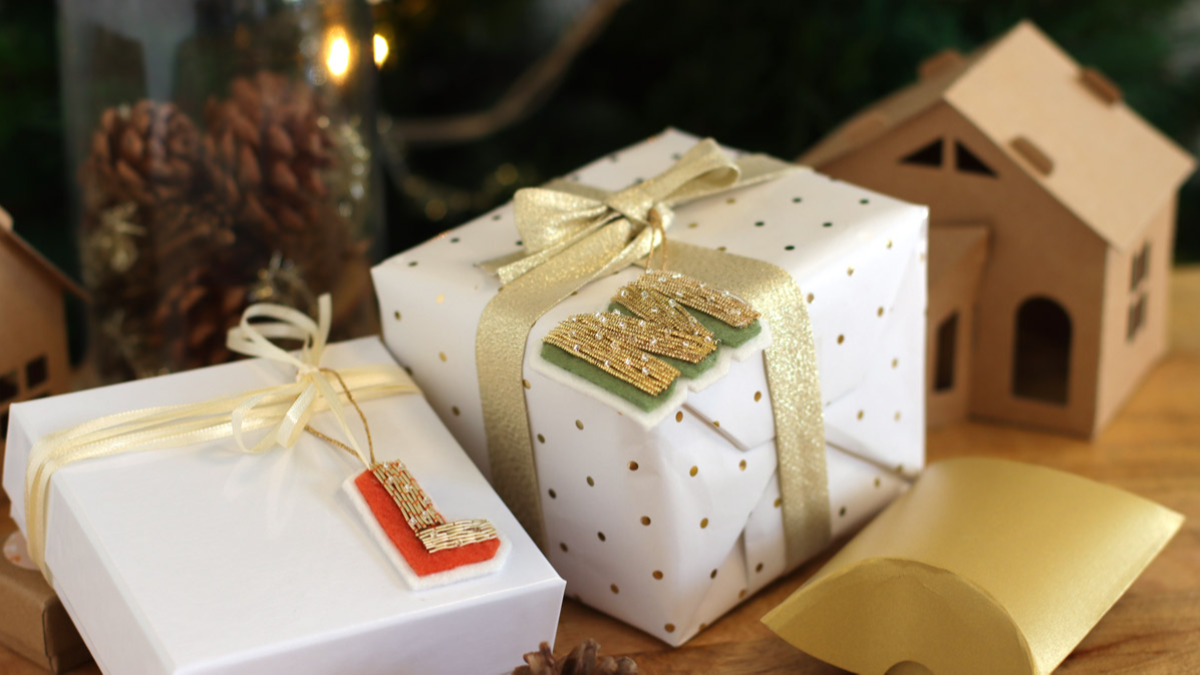 Schéma Tuto étiquette cadeau noël Lettre broderie Cannetille