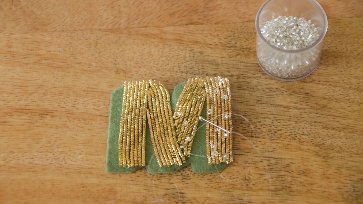 Tuto étiquette cadeau noël Lettre broderie Cannetille : Etape 5