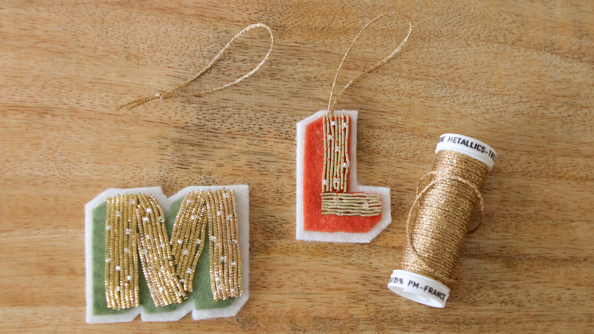 Tuto étiquette cadeau noël Lettre broderie Cannetille : Etape 6