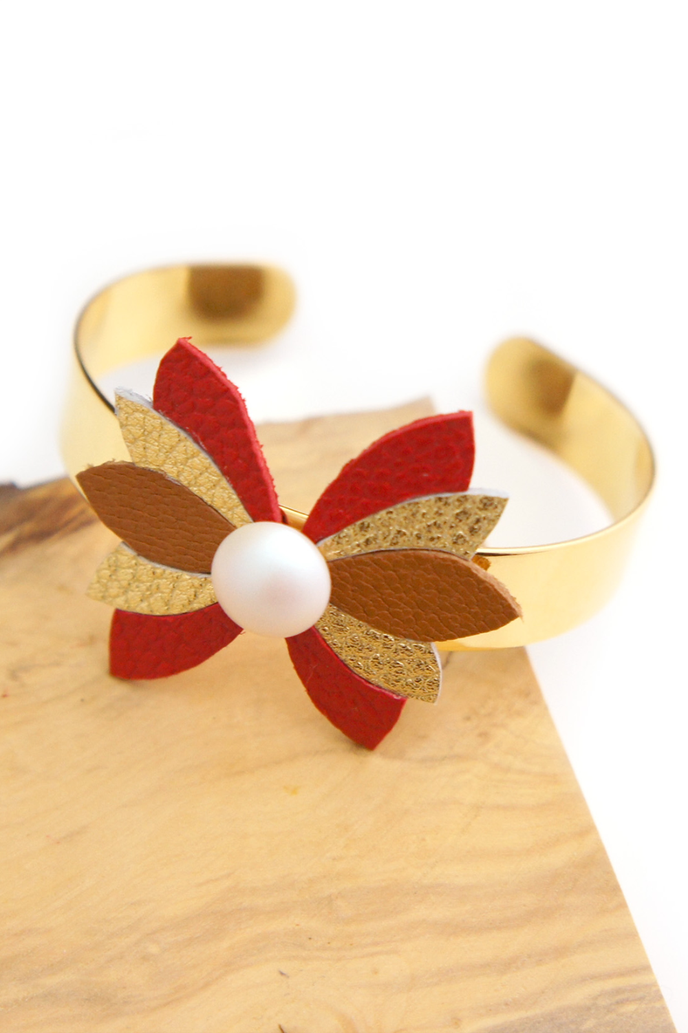 Schéma DIY Bijoux avec Chutes de Cuir Schéma DIY Bijoux avec Chutes de Cuir