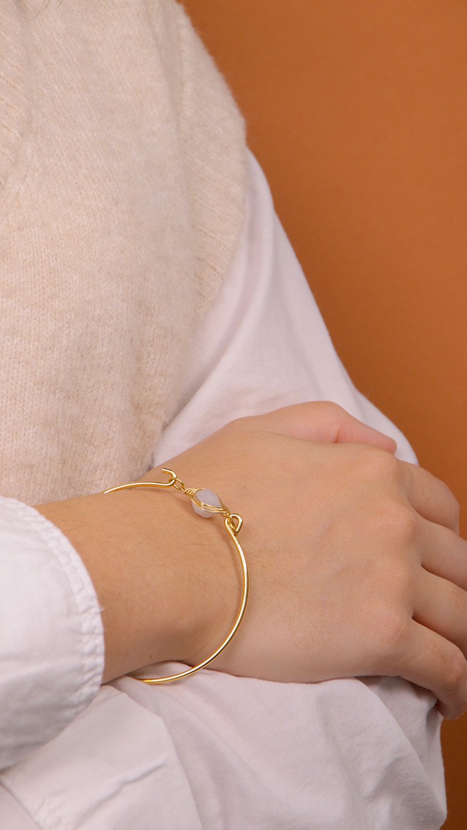 Schéma Tuto bracelet jonc intercalaire imitation jade teinté Schéma Tuto bracelet jonc intercalaire imitation jade teinté