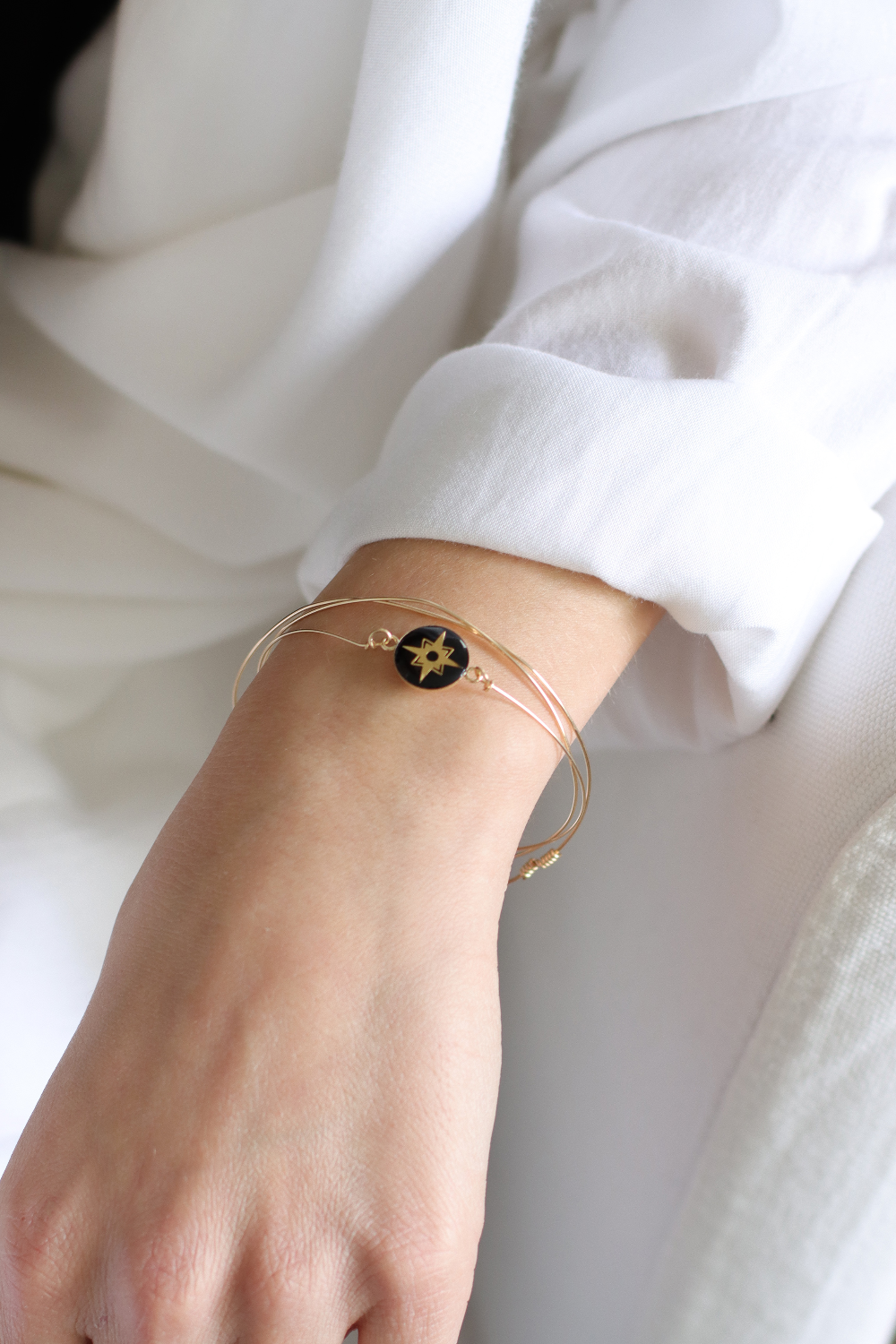 Tuto Bracelet jonc Gold Filled (or laminé) en résine noire opaque