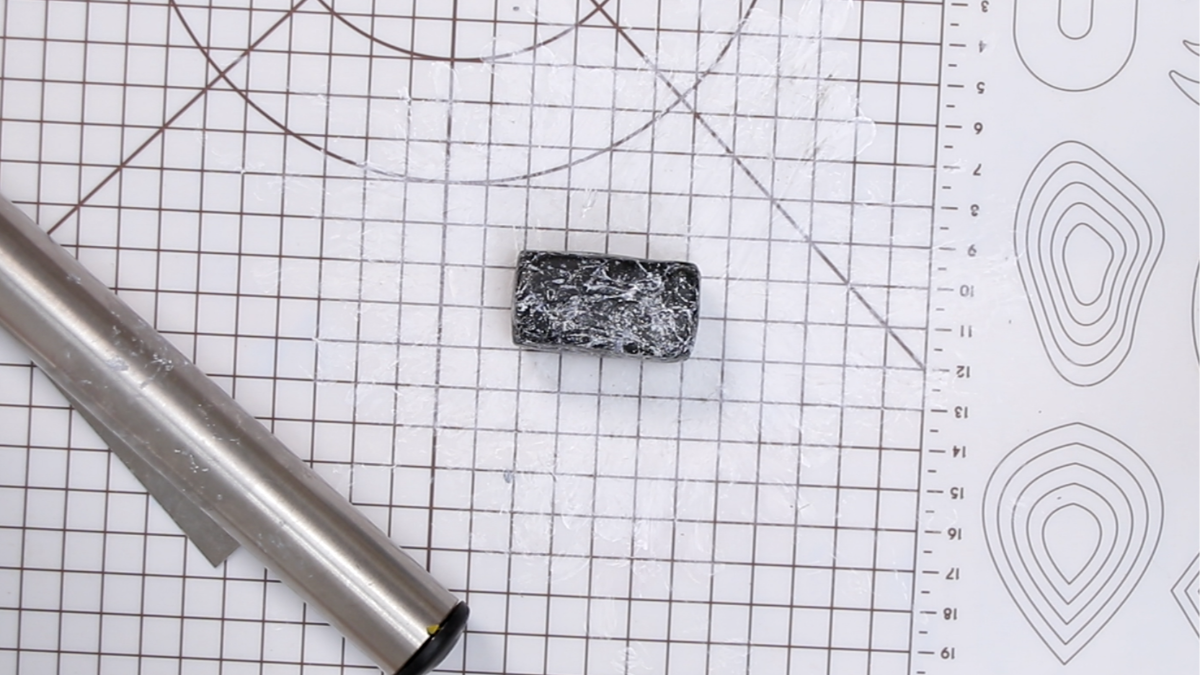 Boucles d'oreilles effet marbre en pâte polymère : Etape 3