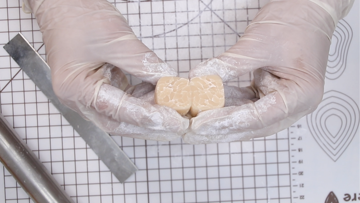 Boucles d'oreilles effet marbre en pâte polymère : Etape 4