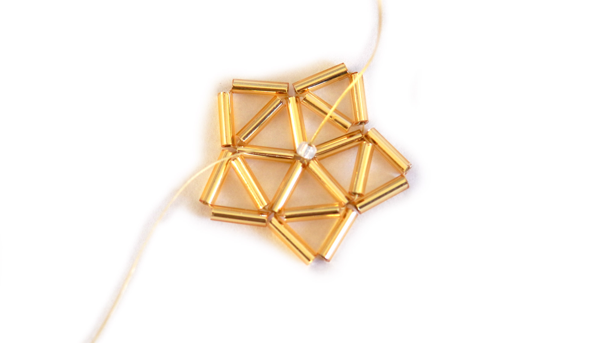 Étoile 3D en perles Bugles Miyuki style himmeli : Etape 8