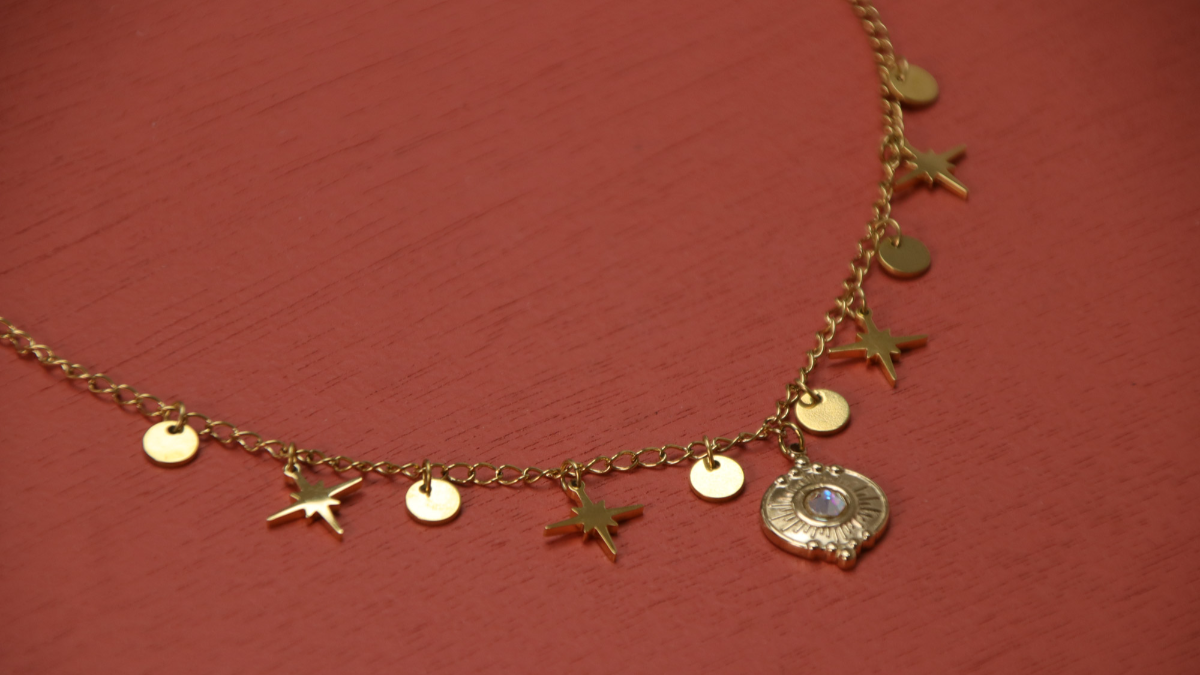 Deux Colliers en acier inox doré pendentif branche : Etape 4 Deux Colliers en acier inox doré pendentif branche : Etape 4