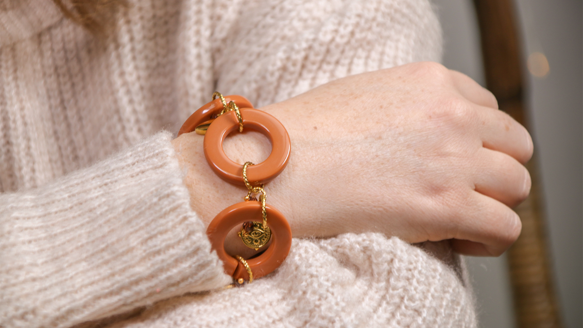 Schéma Bracelet gros maillons acier inox doré et acrylique Schéma Bracelet gros maillons acier inox doré et acrylique