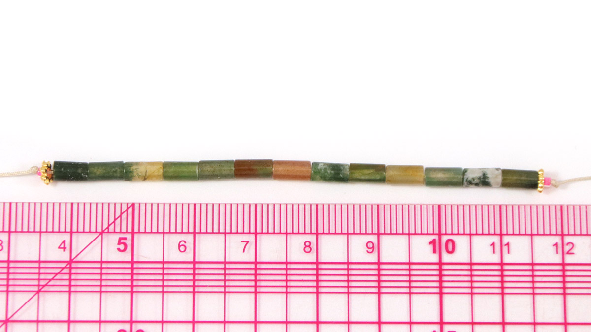 Tuto bracelets fins avec des perles heishi et des breloques : Etape 2