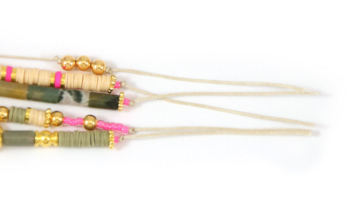 Tuto bracelets fins avec des perles heishi et des breloques : Etape 7