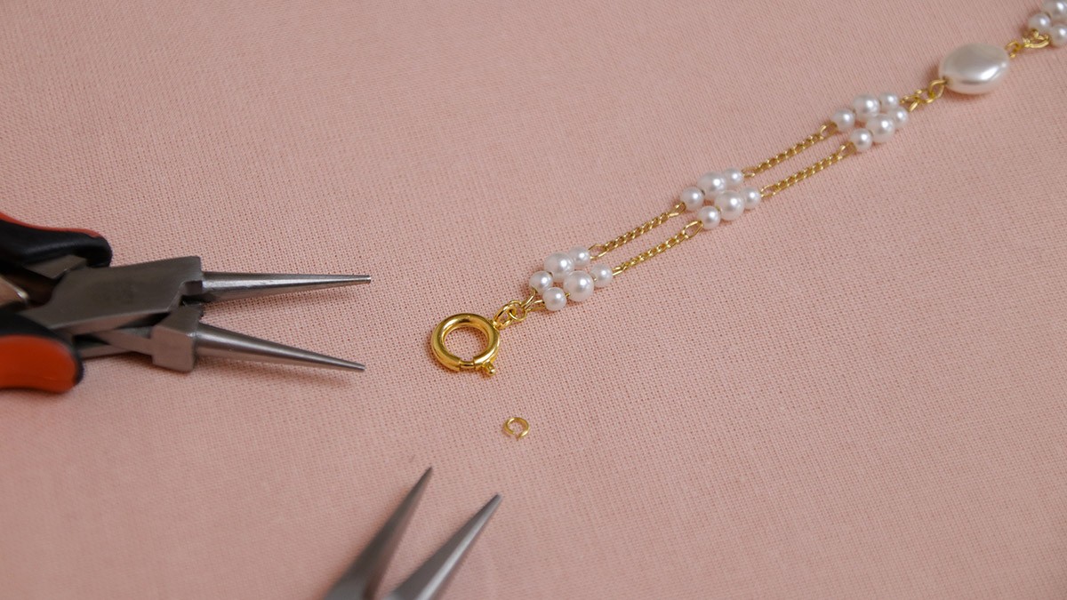 Bracelet chaîne et perles en nacre : Etape 7