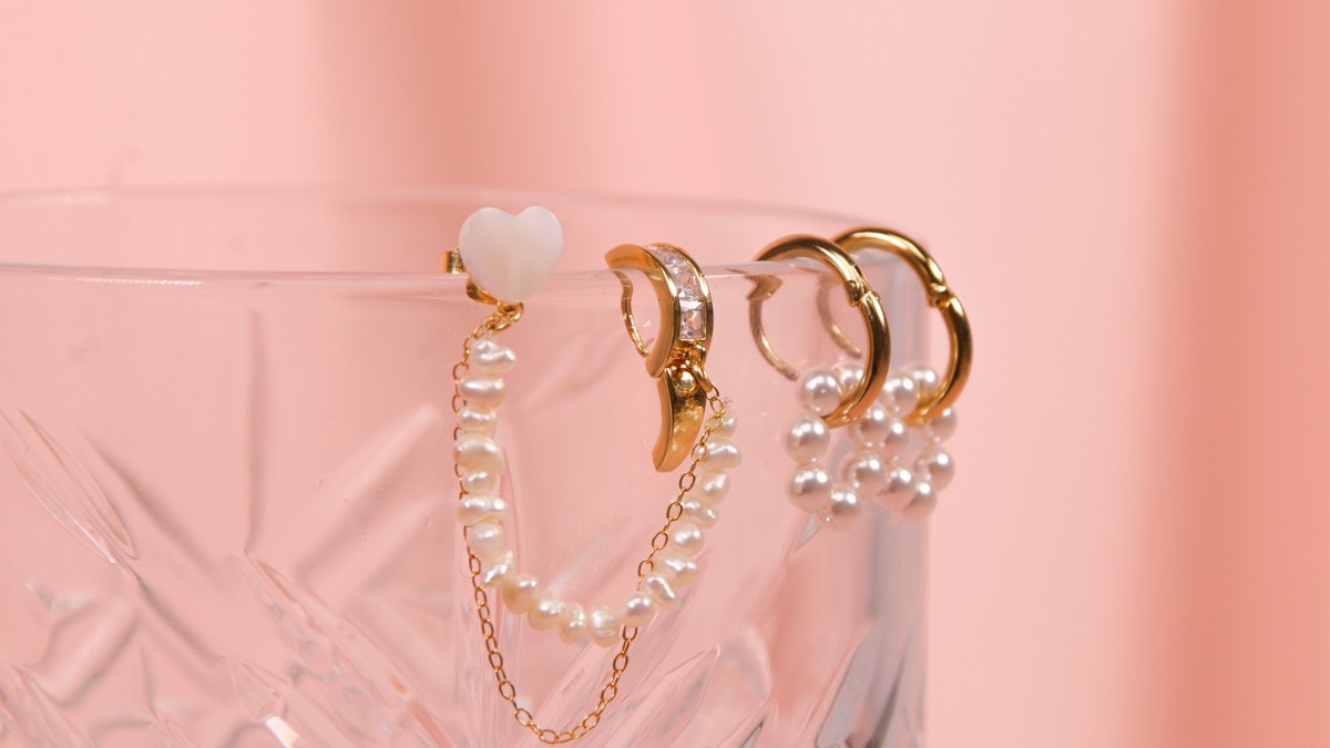 Boucles d'oreilles nacre et chaîne Boucles d'oreilles nacre et chaîne