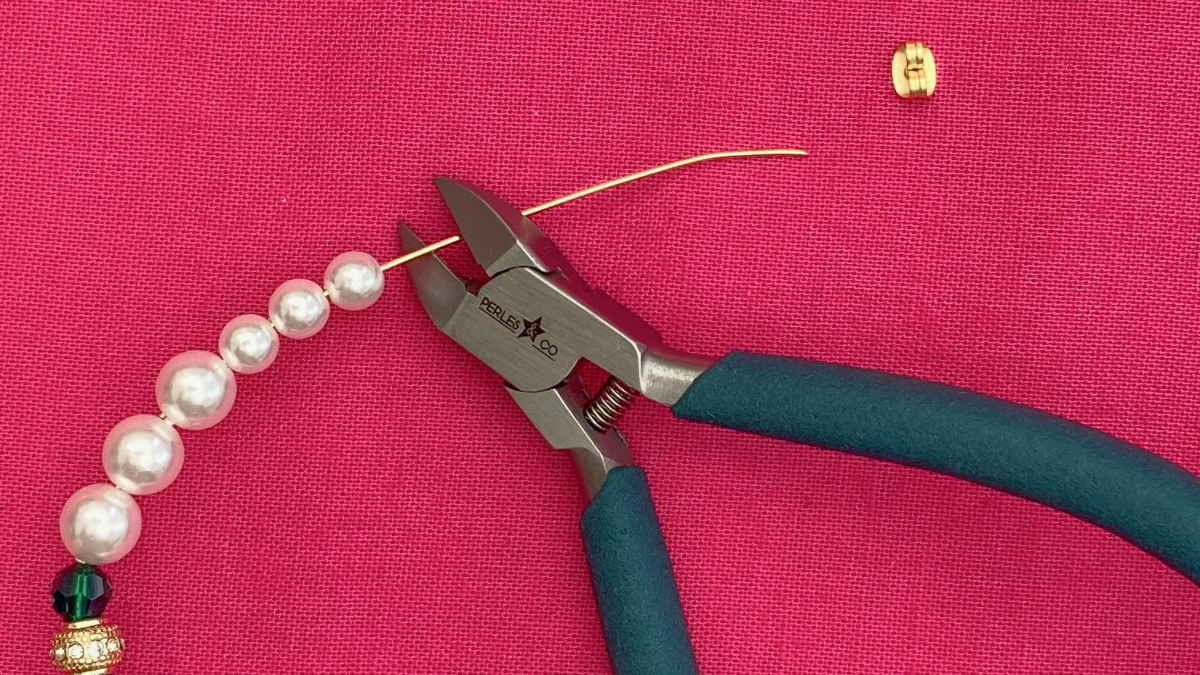 Boucles d'oreilles style baroque avec perles nacrées : Etape 4 Boucles d'oreilles style baroque avec perles nacrées : Etape 4