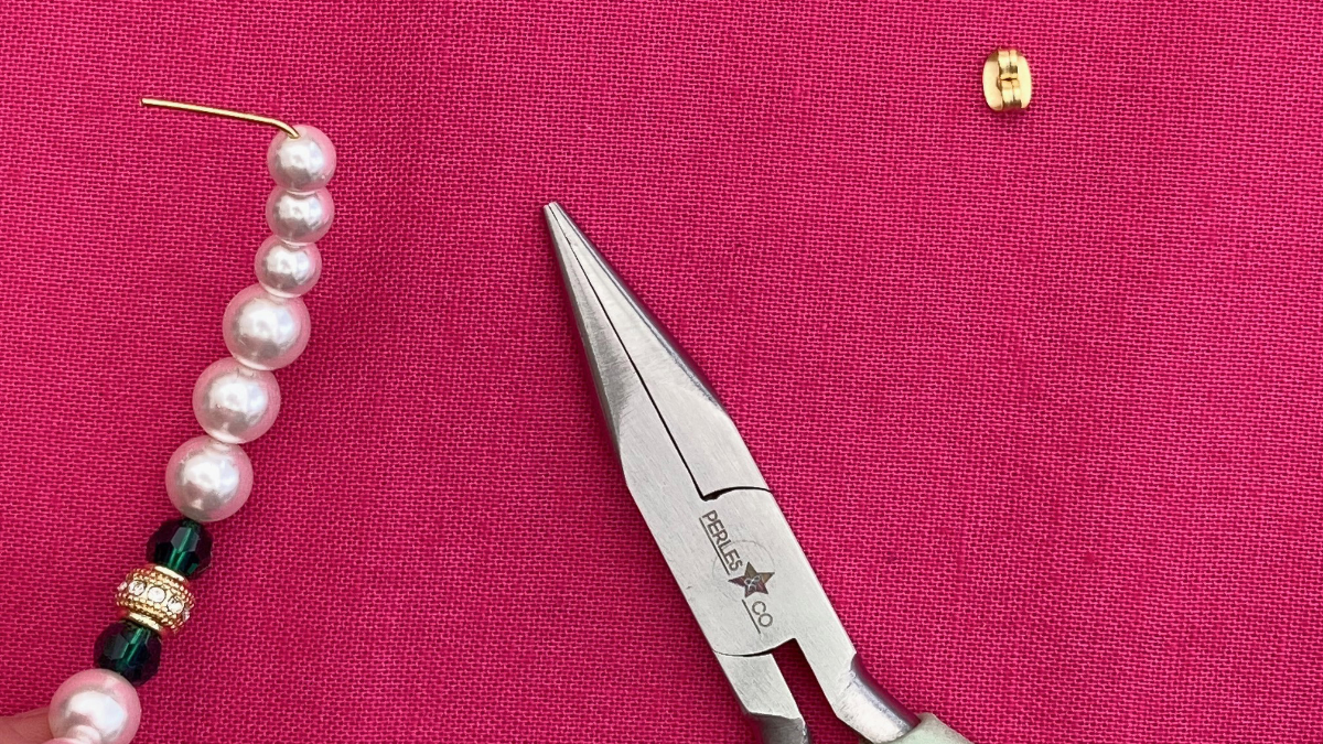 Boucles d'oreilles style baroque avec perles nacrées : Etape 5 Boucles d'oreilles style baroque avec perles nacrées : Etape 5