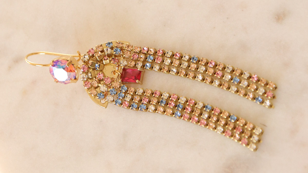 Boucles d'oreilles franges strass forme arche : Etape 5