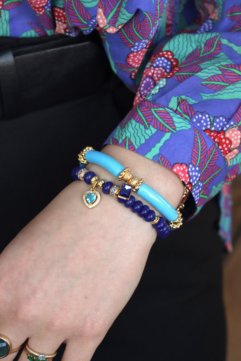 Schéma Tuto Duo de bracelets élastiques bleus avec charms coeur strass
