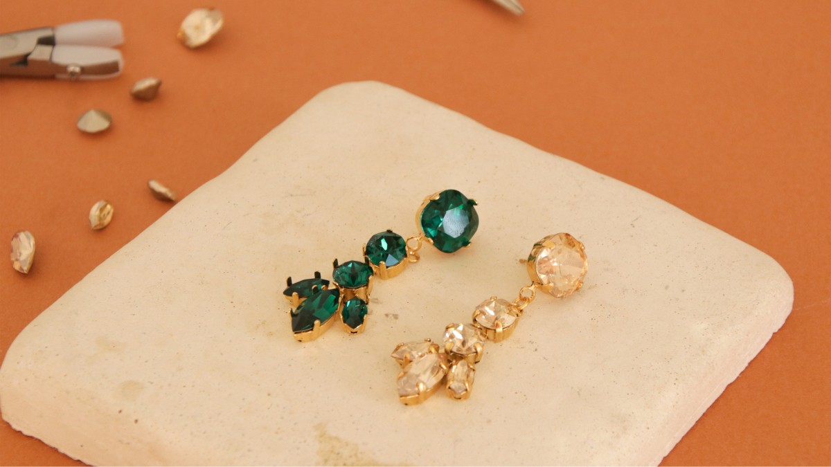 Boucles d'oreilles pendantes en cristaux sertis PureCrystal : Etape 3 Boucles d'oreilles pendantes en cristaux sertis PureCrystal : Etape 3