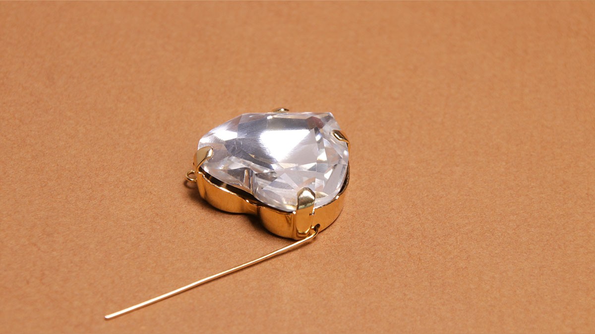 Collier pour chien DIY : Cordon en cuir et cristaux : Etape 8