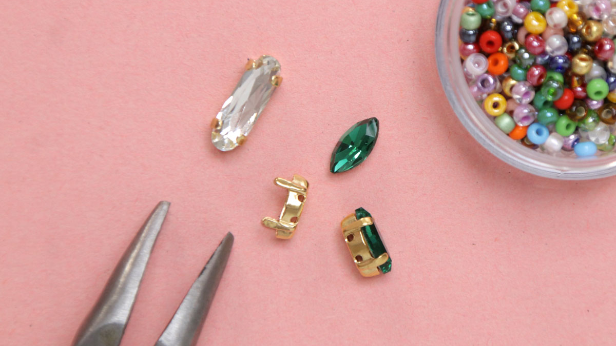 Bague élastique en cristal avec perles de rocailles : Etape 1