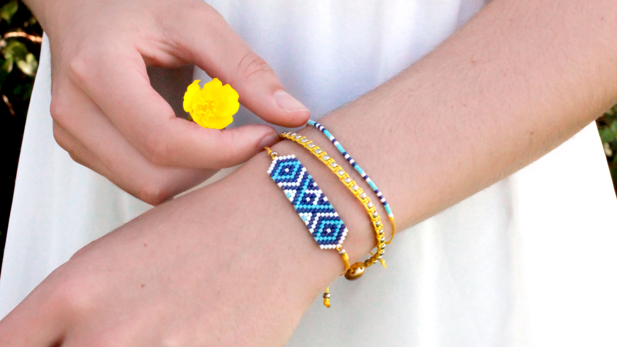 3 Bracelets Miyuki en Brick Stitch et macramé 3 Bracelets Miyuki en Brick Stitch et macramé
