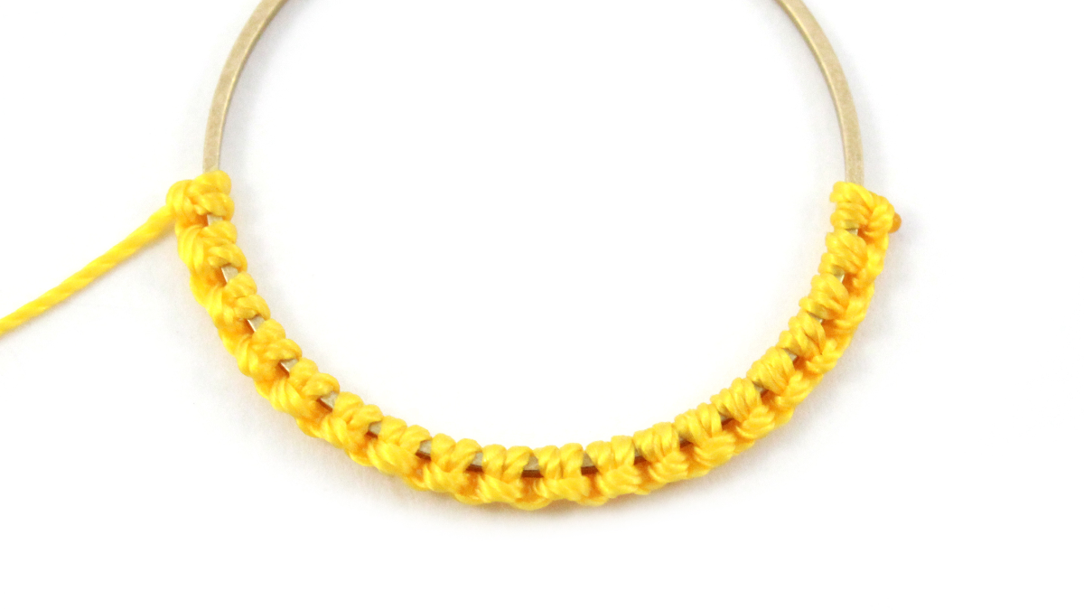 Boucles d'oreilles mix macramé et miyuki : Etape 4