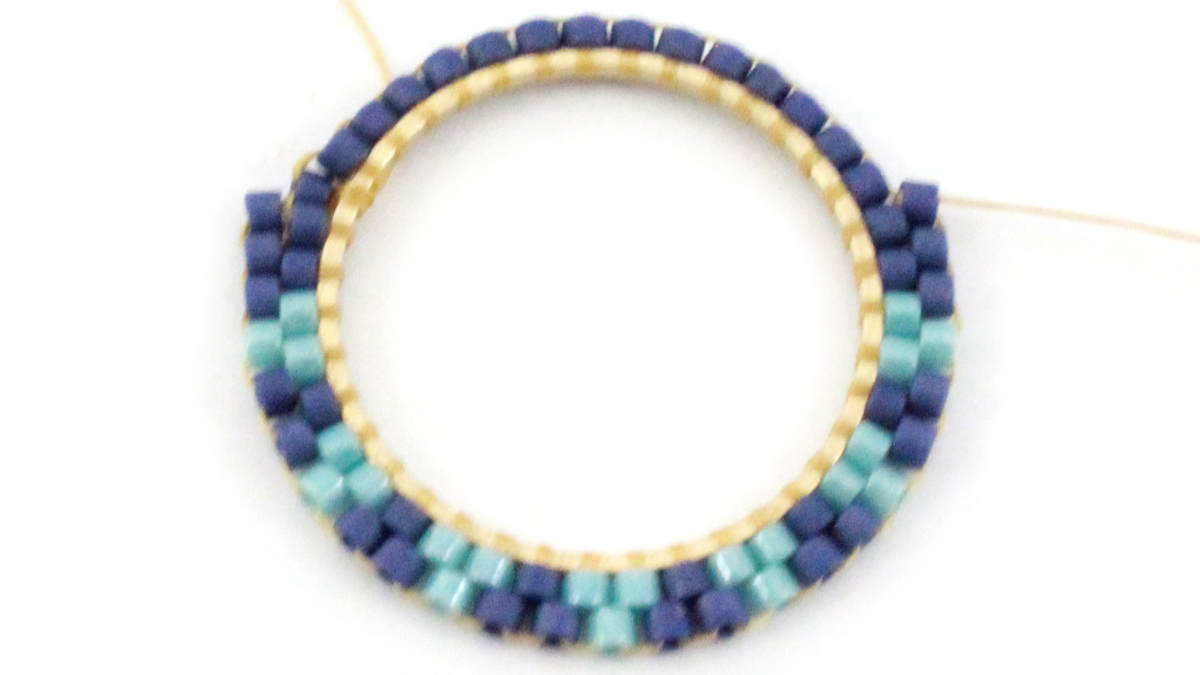 Boucles d'oreilles mix macramé et miyuki : Etape 12