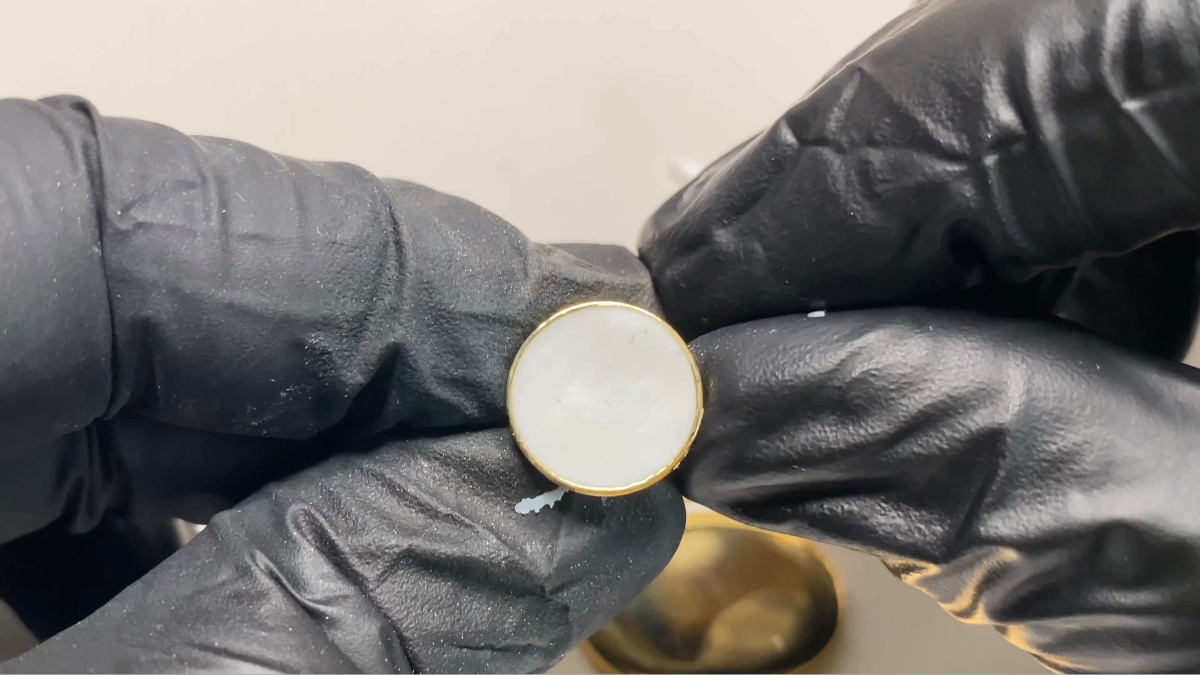 Boucles d'oreilles pendantes en polymère, encre et résine UV : Etape 5 Boucles d'oreilles pendantes en polymère, encre et résine UV : Etape 5