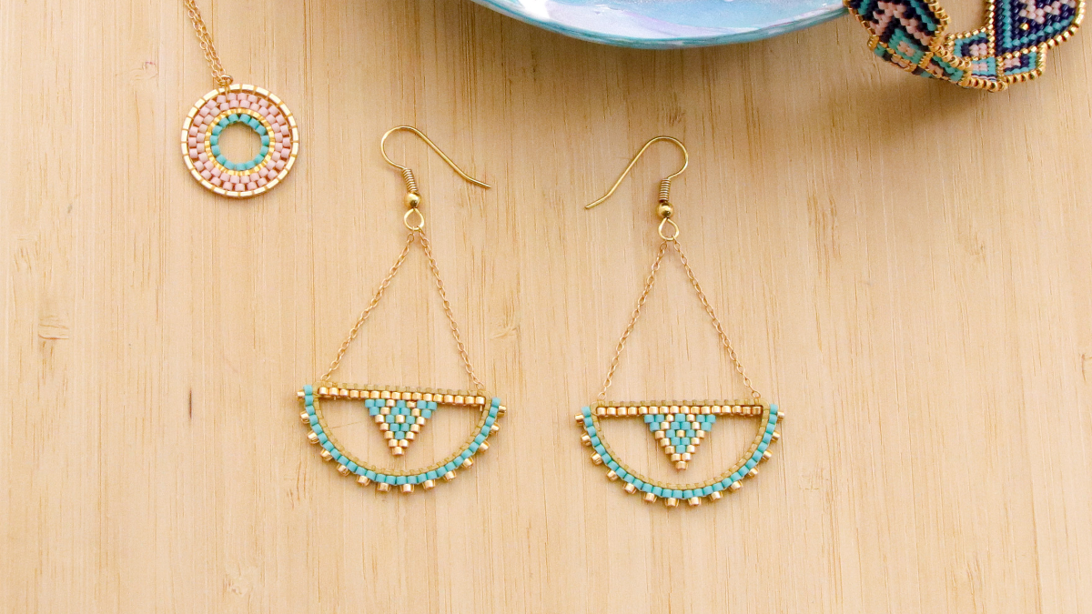 Schéma Boucles d'oreilles Miyuki demi-cercle en Brick Stitch