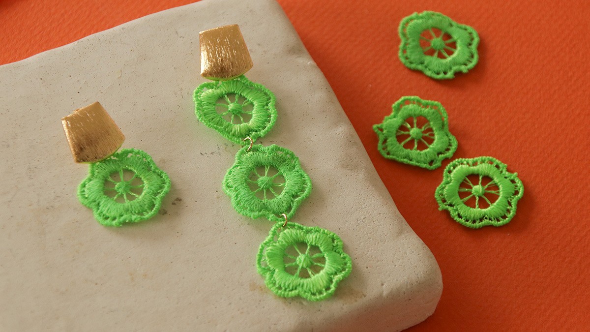 Boucles d'oreilles pendantes fleurs : Etape 3 Boucles d'oreilles pendantes fleurs : Etape 3