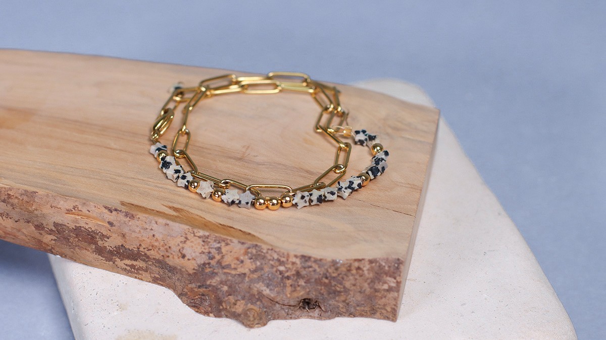 Schéma Bracelet étoiles en pierre Jaspe dalmatien et chaîne rectangle en acier inox