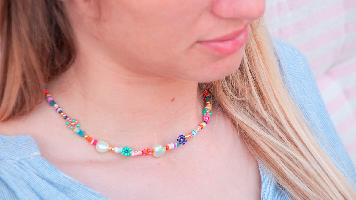 Collier perles Miyuki noir et doré en Brick Stitch