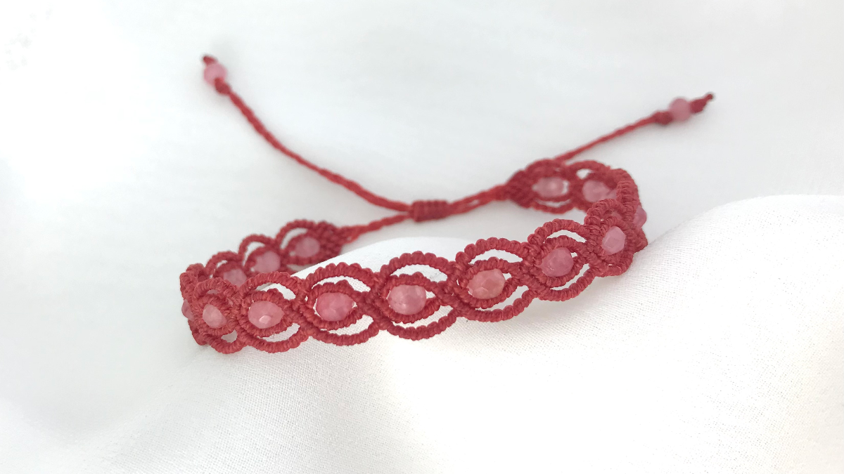 Bracelet en micro-macramé et pierres gemmes : Etape 37