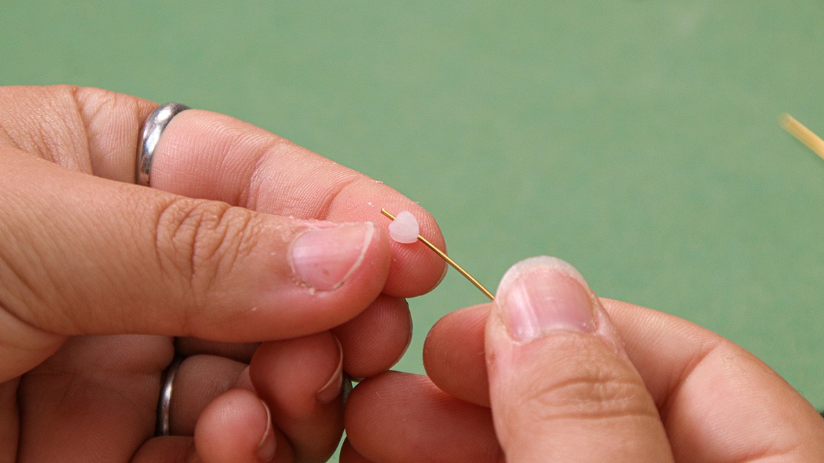 Tuto facile, boucle d’oreilles dépareillées en pierre gemme quartz : Etape 8