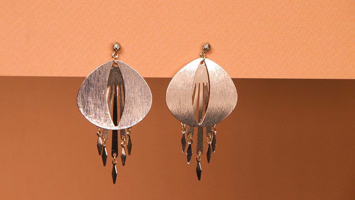 Schéma Boucles d'oreilles dorées doubles pendentifs