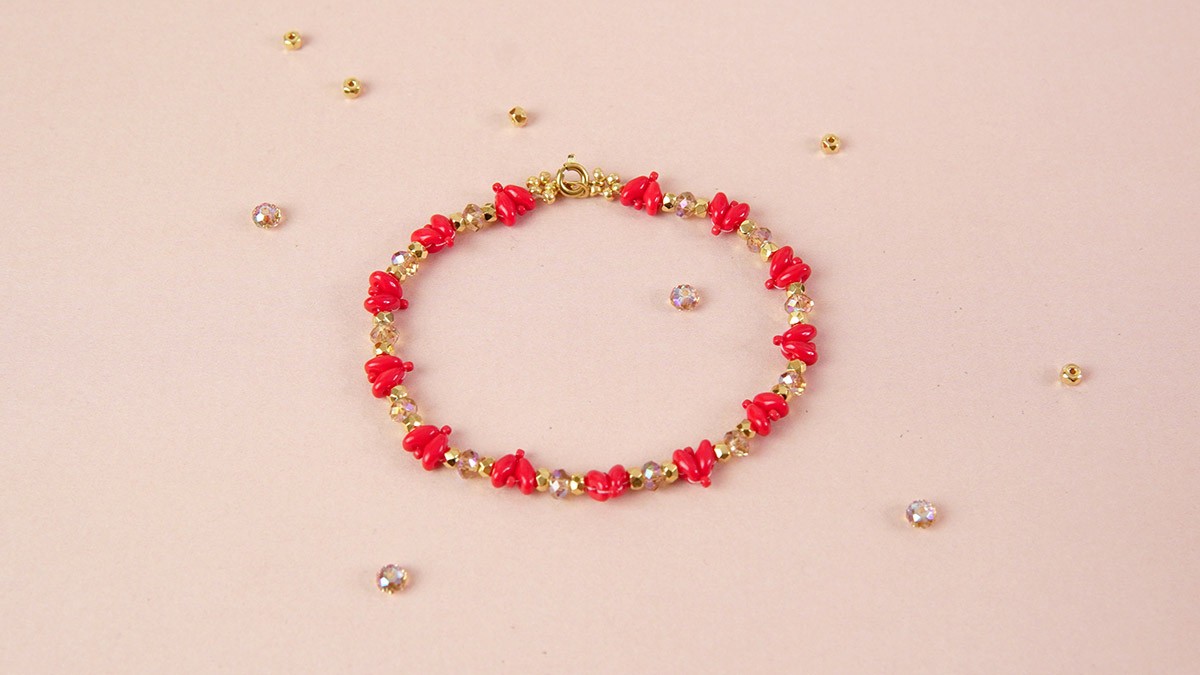 Bracelet coeurs en perles Superduo rouge