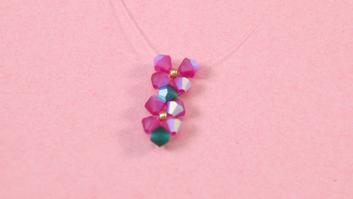 Créoles fleurs DIY en perles toupies : Etape 6