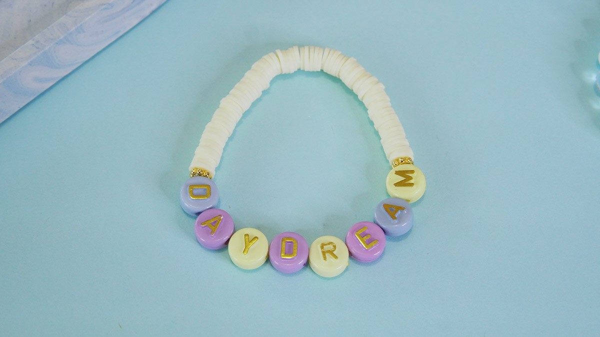 Bracelets d'amitié style 1989 : Etape 3 Bracelets d'amitié style 1989 : Etape 3