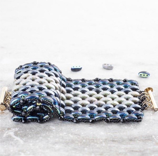 Schéma Bracelet avec Cali beads et Miyuki Delicas