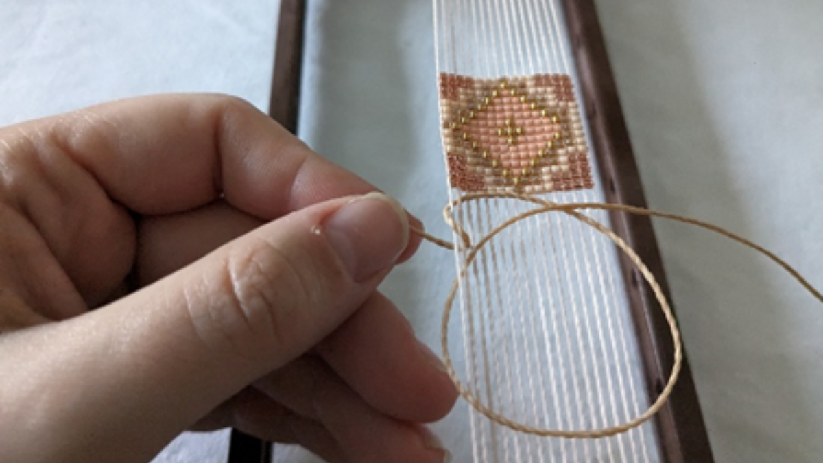 Bracelet avec tissage central et micro macramé : Etape 5