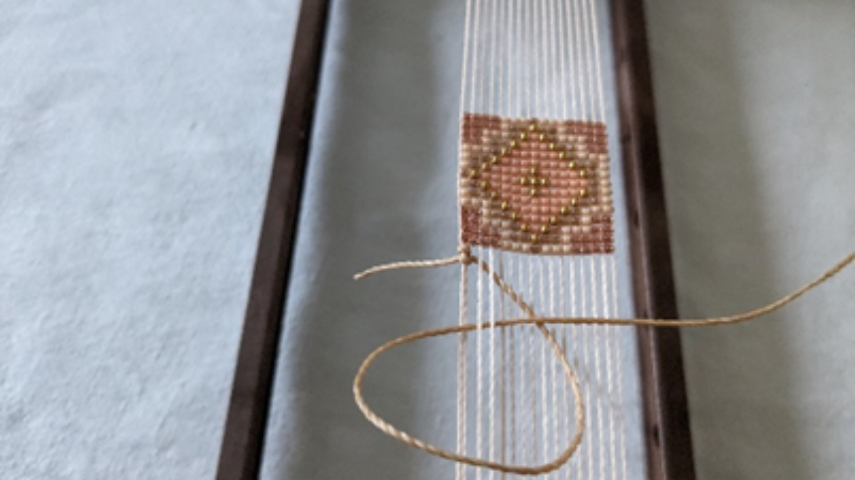 Bracelet avec tissage central et micro macramé : Etape 6