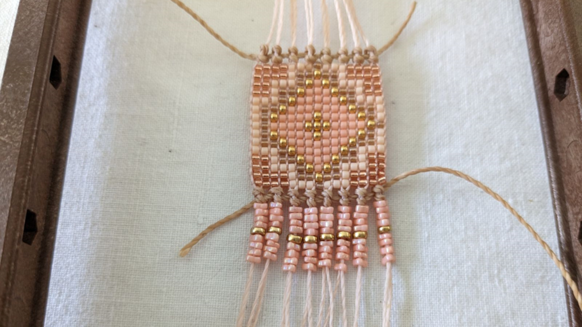 Bracelet avec tissage central et micro macramé : Etape 9