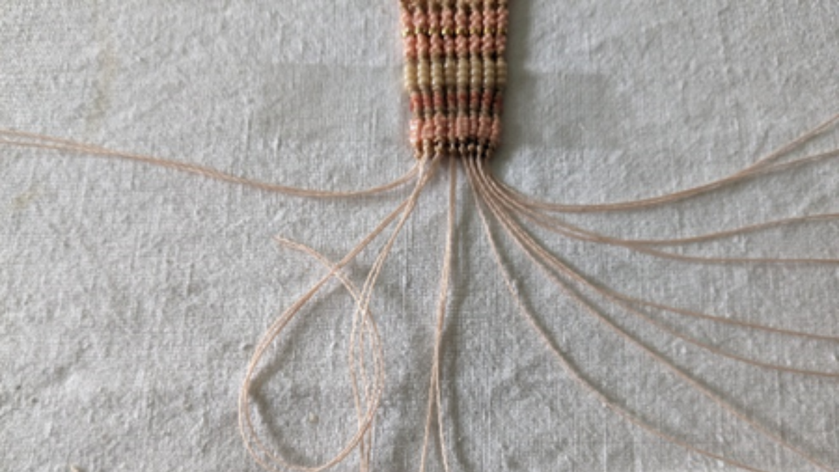 Bracelet avec tissage central et micro macramé : Etape 11