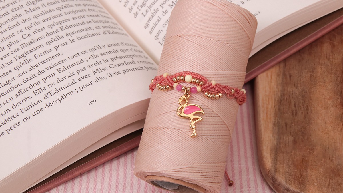 Schéma Bracelet d'été en micro-macramé Schéma Bracelet d'été en micro-macramé