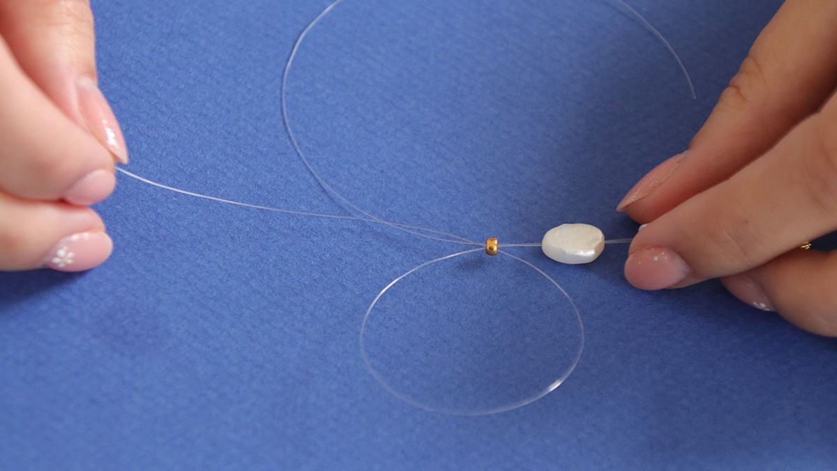 Boucles d'oreilles pendantes en perles d'eau douce : Etape 5 Boucles d'oreilles pendantes en perles d'eau douce : Etape 5